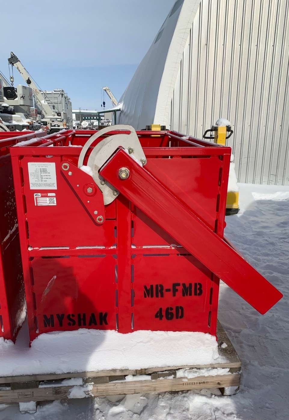 Large red fixed man basket