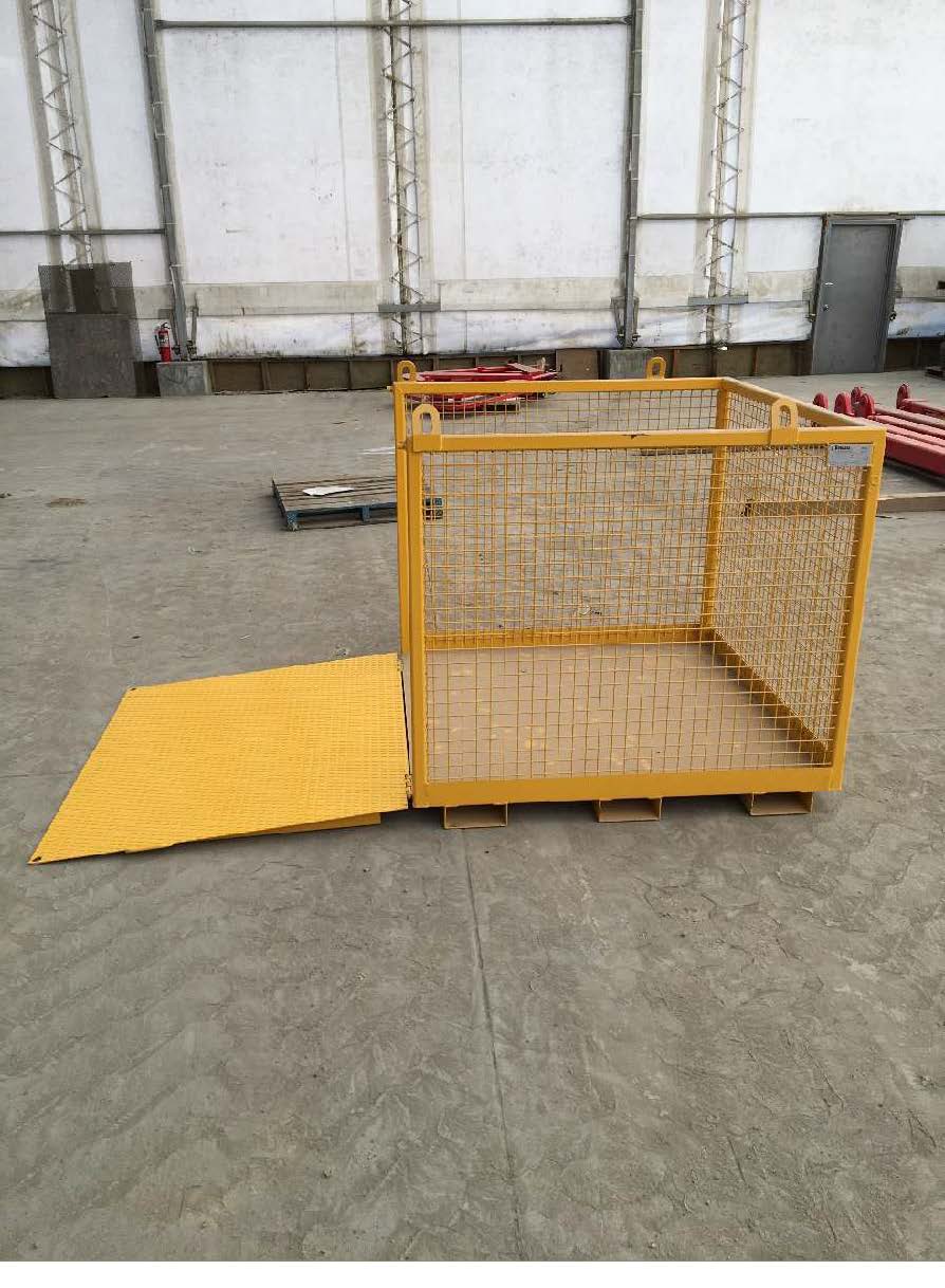 Wire mesh material basket