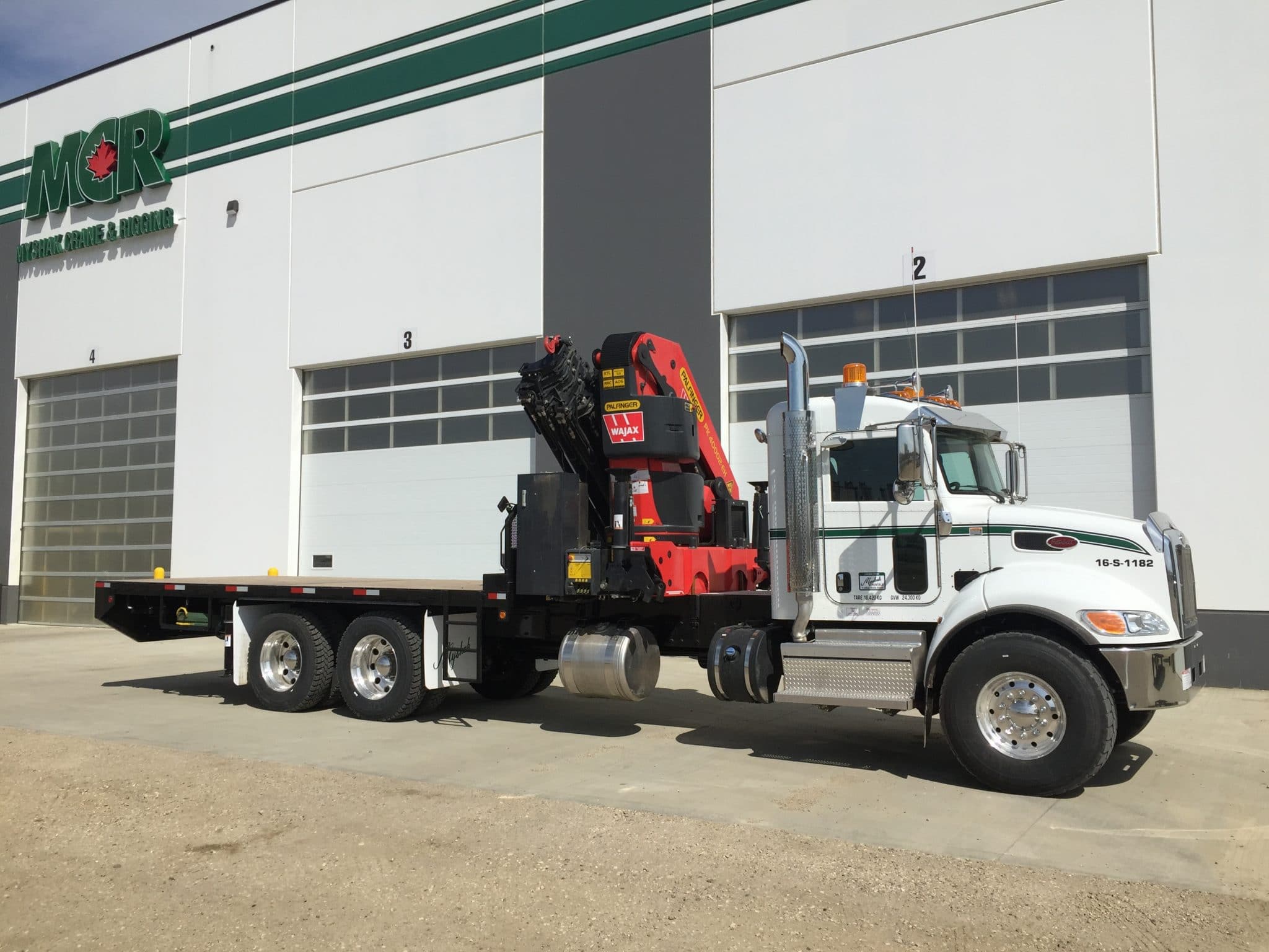 2018 Peterbilt 348 - Tandem Axle Knuckleboom Truck (class 7)