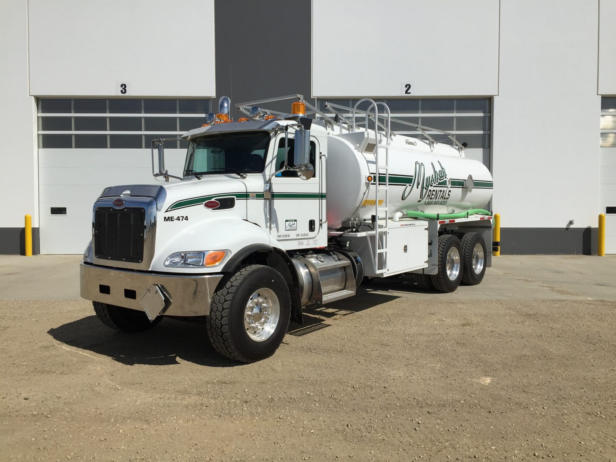 2018 Peterbilt 348 - Tandem Axle Water Truck